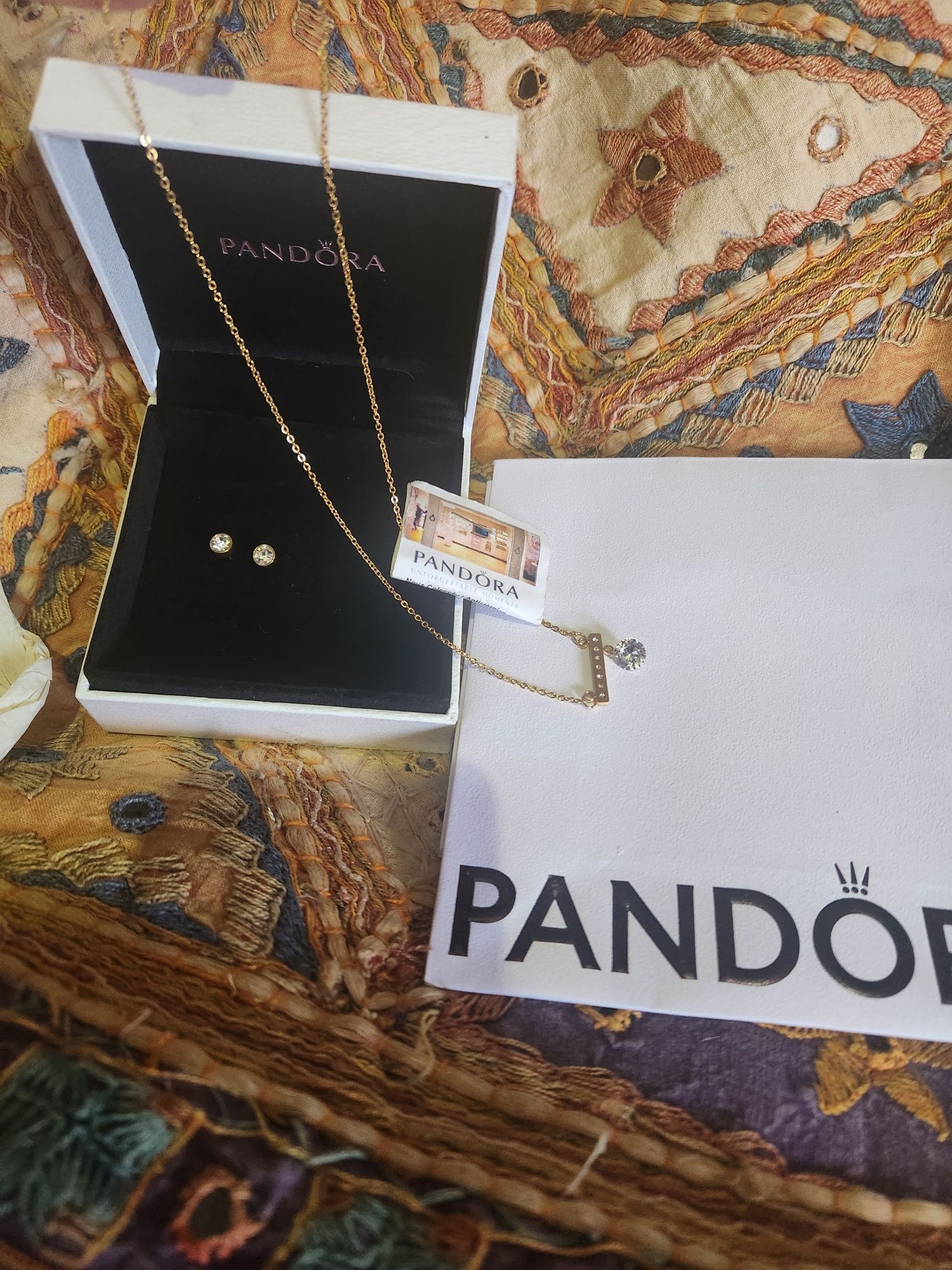 Conjunto pandora novo com caixa