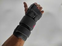 Ортез лучезапястного сустава MEDI Manumed, на правую руку, размер 3
