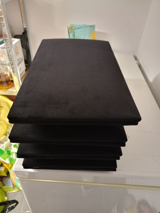 Czarne panele tapicerowane 30x50