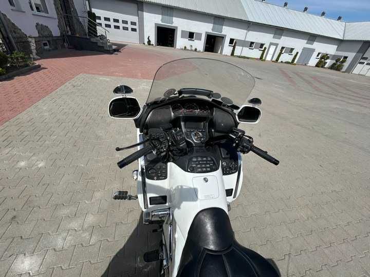 Honda gl 1800 w bogatej wersji.