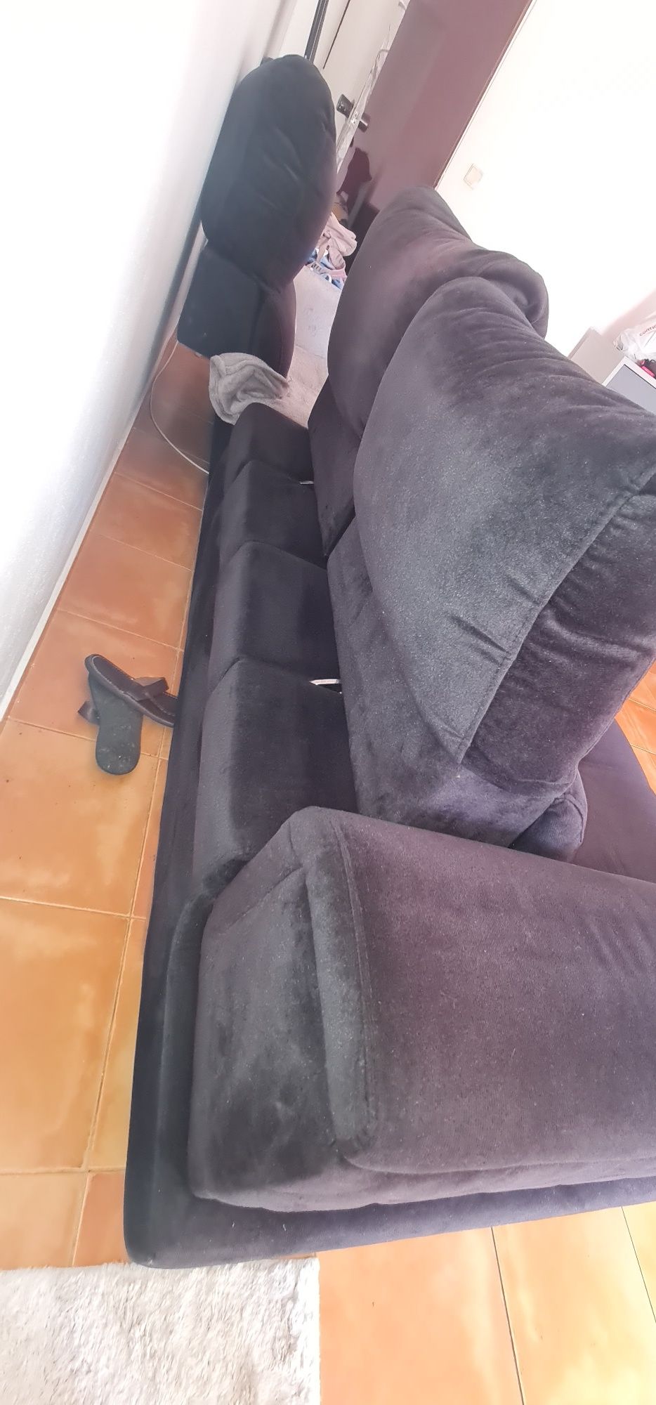 Estou a vender porque vau viver em Lisboa tenho que intregar a casa