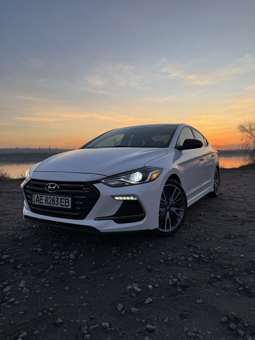 Hyundai Elantra Sport  2018 White 1.6L turbo