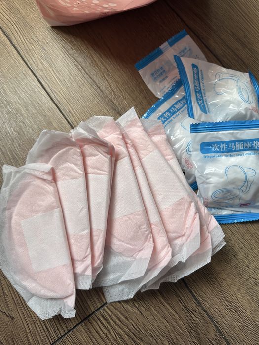 Лактаційні вкладки  для грудей накладки на унітаз в пологовий