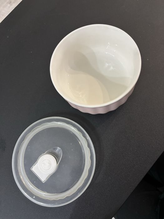 Рожева миска судочок з кришкою керамічна