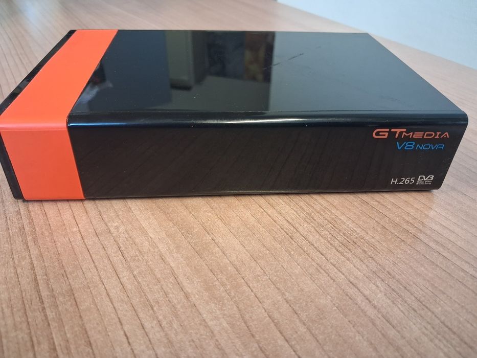 Dekoder satelitarny GTmedia V8 Nova