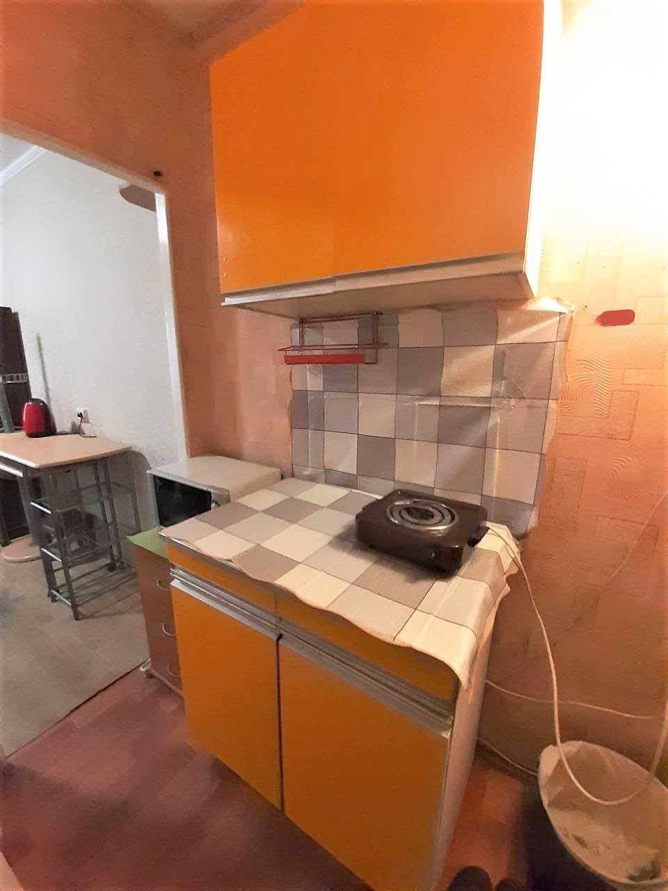 Пр.Б.Хмельницкого, тупик 136й маршрутки, 1к.кв, 13 тыс.у.е.