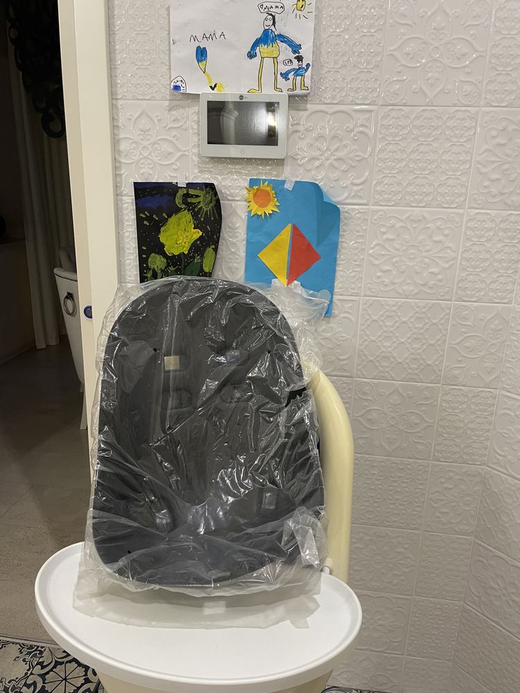 Mima універсальний стілець для годування