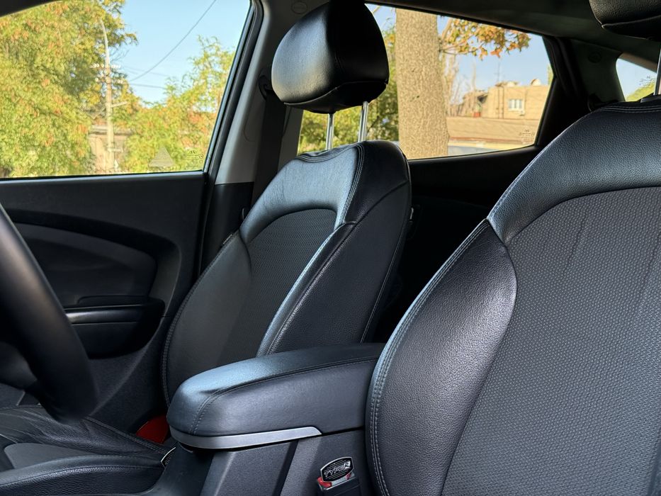 Hyundai Tucson 2013, 2.4 газ/бенз, автомат