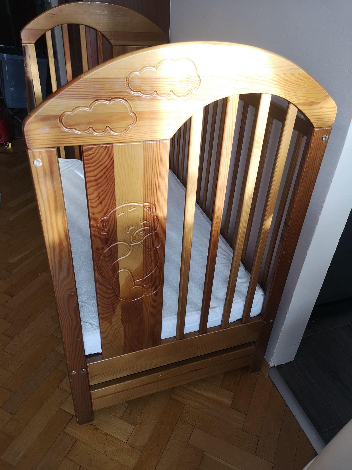 Łóżeczko dziecięce z szufladą