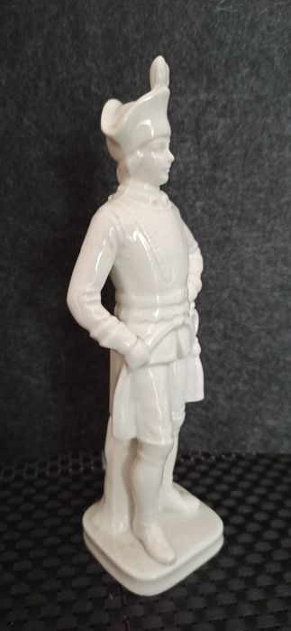 Porcelana TURYNGIA, Figurka Żołnierz w mundurze XVIII - XIX w