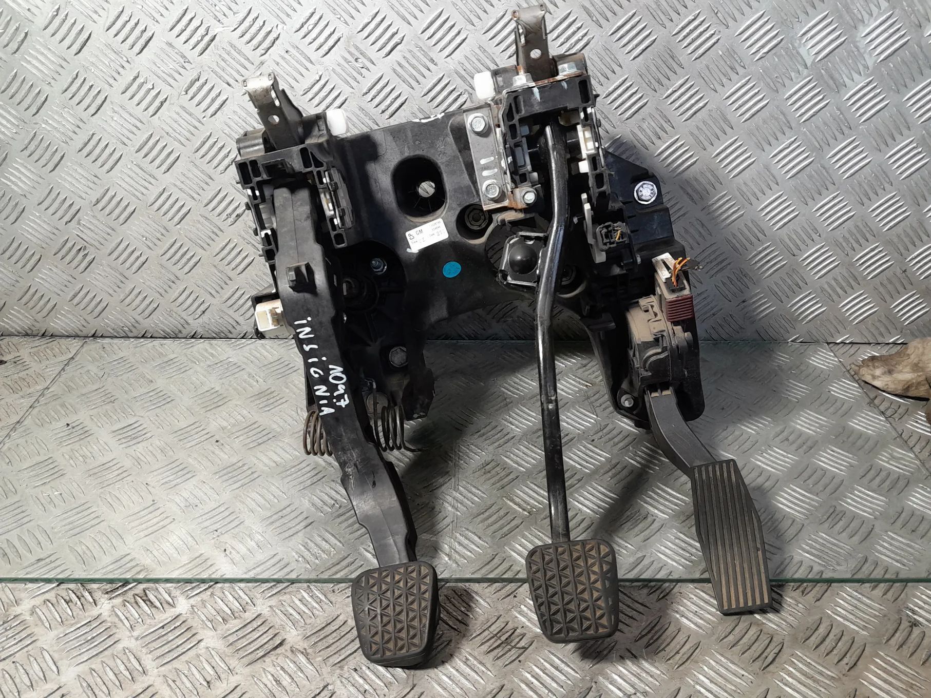 OPEL INSIGNIA PEDAŁY GAZ HAMULEC SPRZEGŁO KOMPLET 13228166