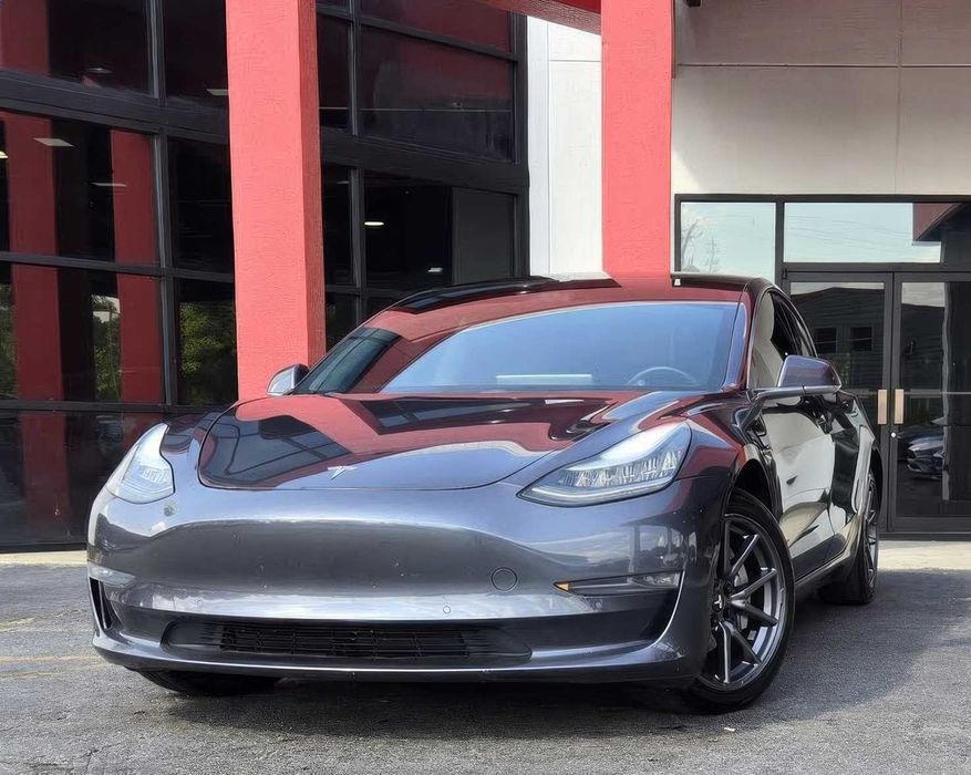Tesla Model 3 Long Range      2019