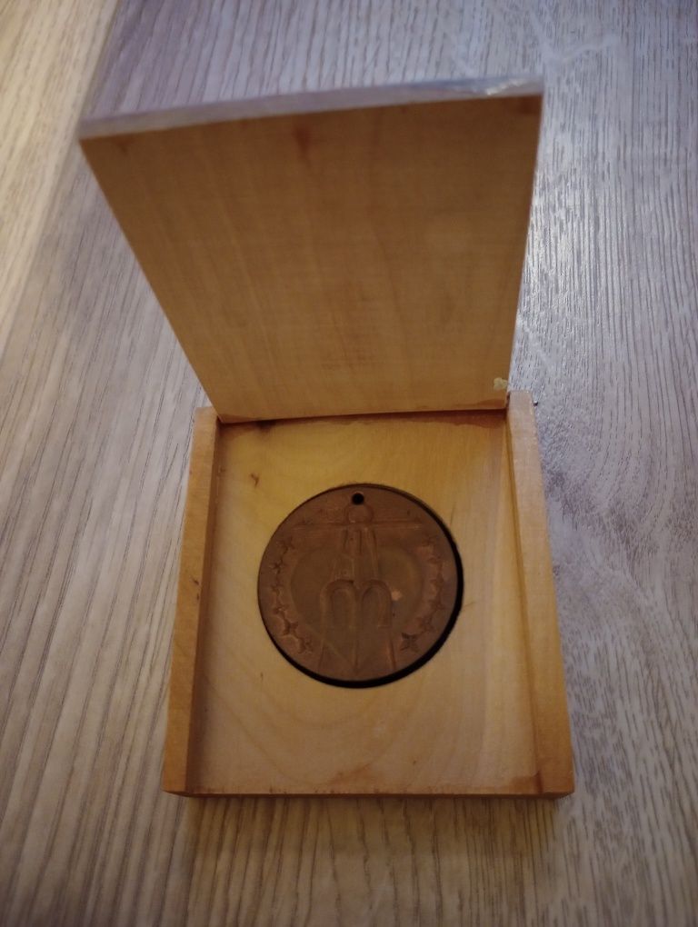 Naszyjnik medal foska Agape