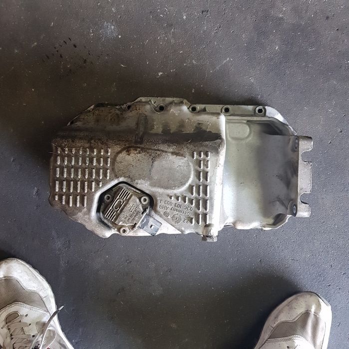 Misa olejowa vw golf V 2005r silnik 1.4fsi z czujnikiem