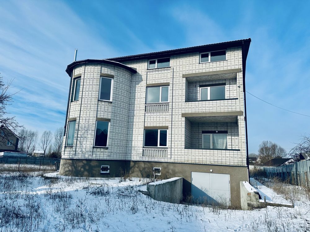 Продається будинок в мальовничому місці.