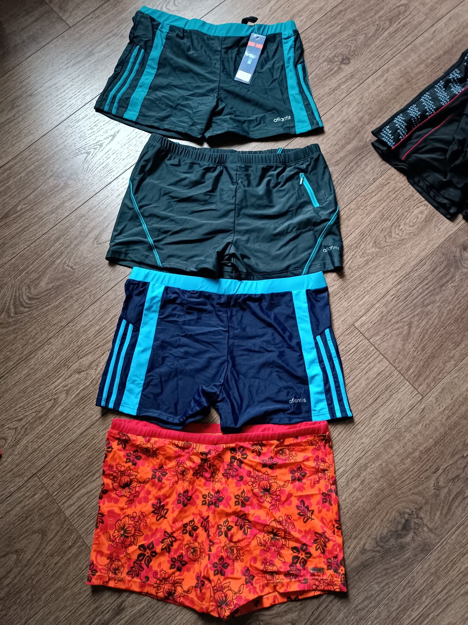 Плавки ,шорты для плавания ,для бассейна новые цветные,яркие
