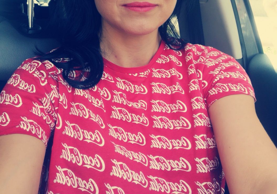 Koszulka T-shirt Coca Cola rozm M. Kolor czerwony  rozm 38