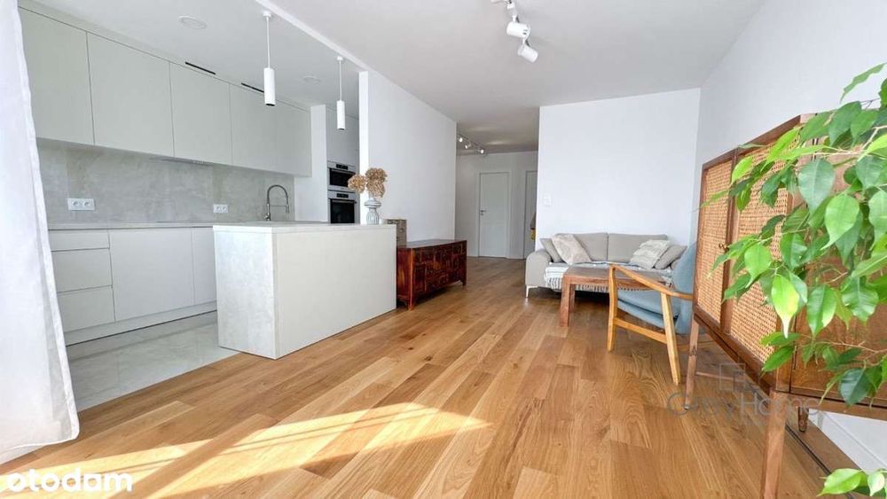 Trzypokojowe mieszkanie przy Łazienkach.