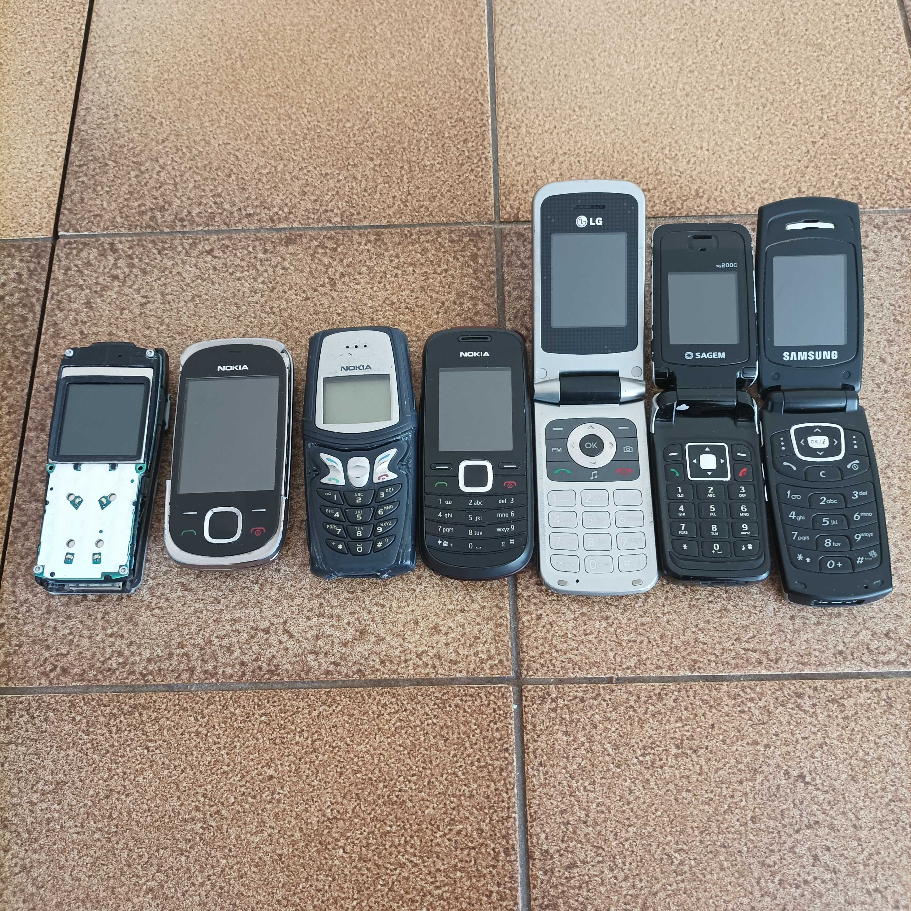 Stare telefony komórkowe