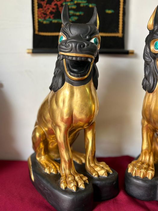 Cães Foo imponentes