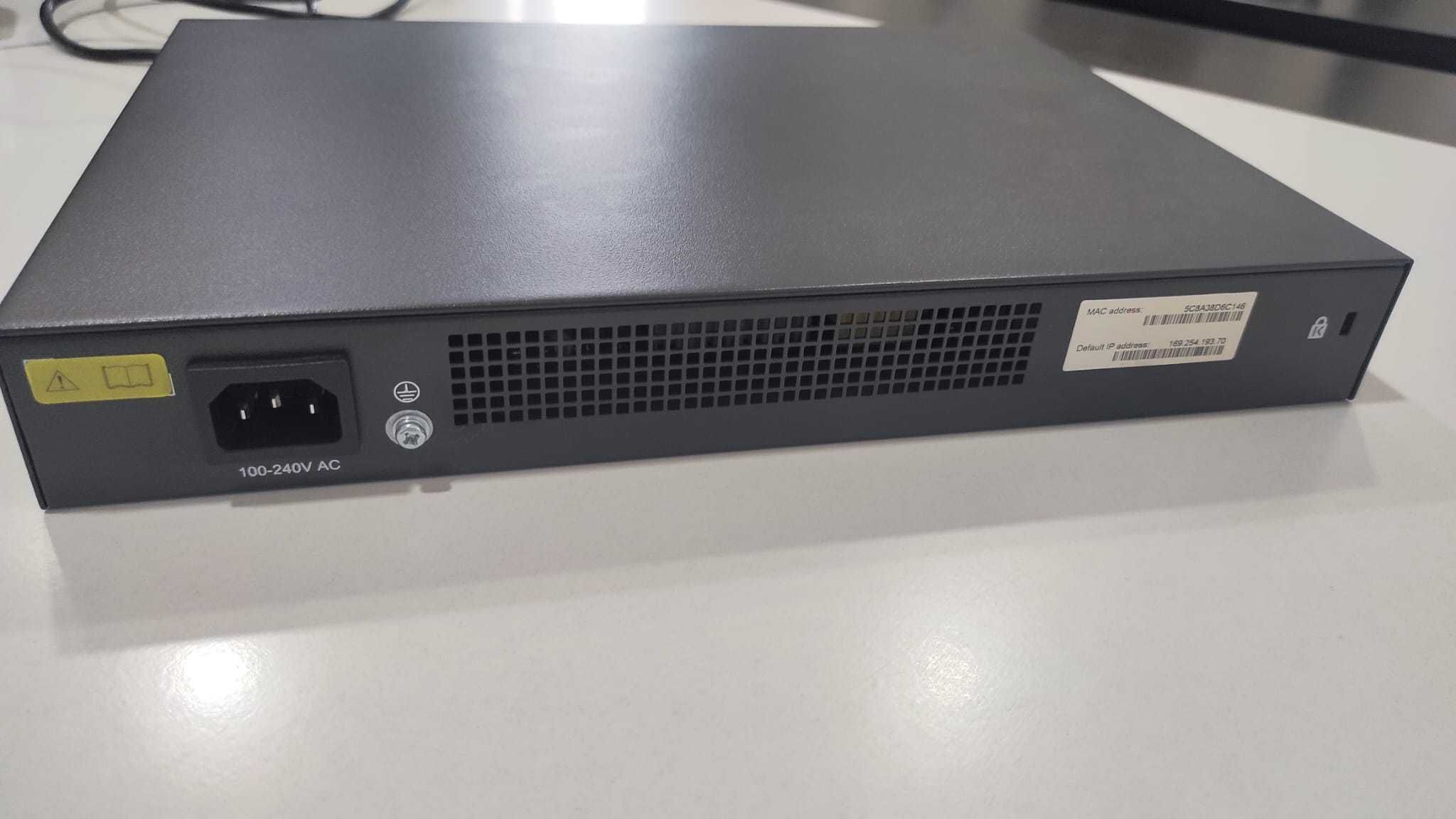 HPE OfficeConnect 1910 8 PoE+ Switch (JG537A) (COMO NOVO)