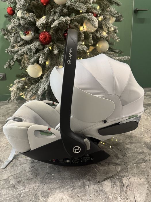 Автокрісло ( автолюлька) Cybex Cloud T i-Size (Plus)