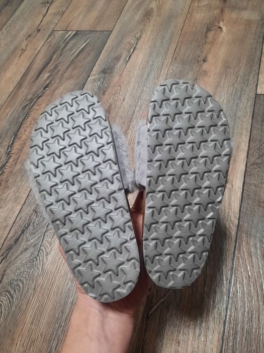 Тапочки  комнатные серого цвета фирмы Next