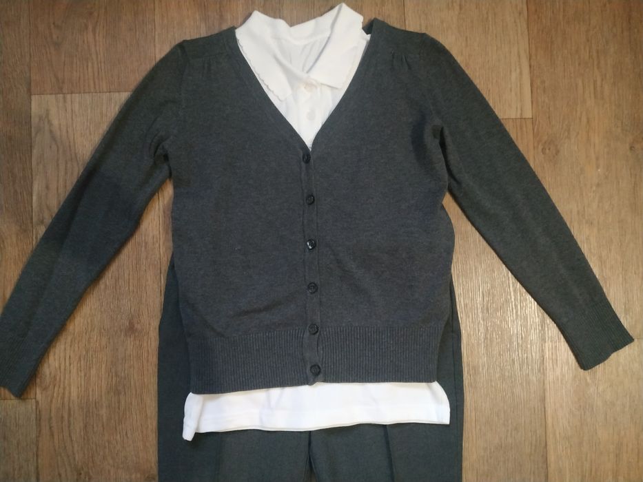 Продам школьную форму,брюки,поло, кардиган, рубашки на девочку 8-11 ле