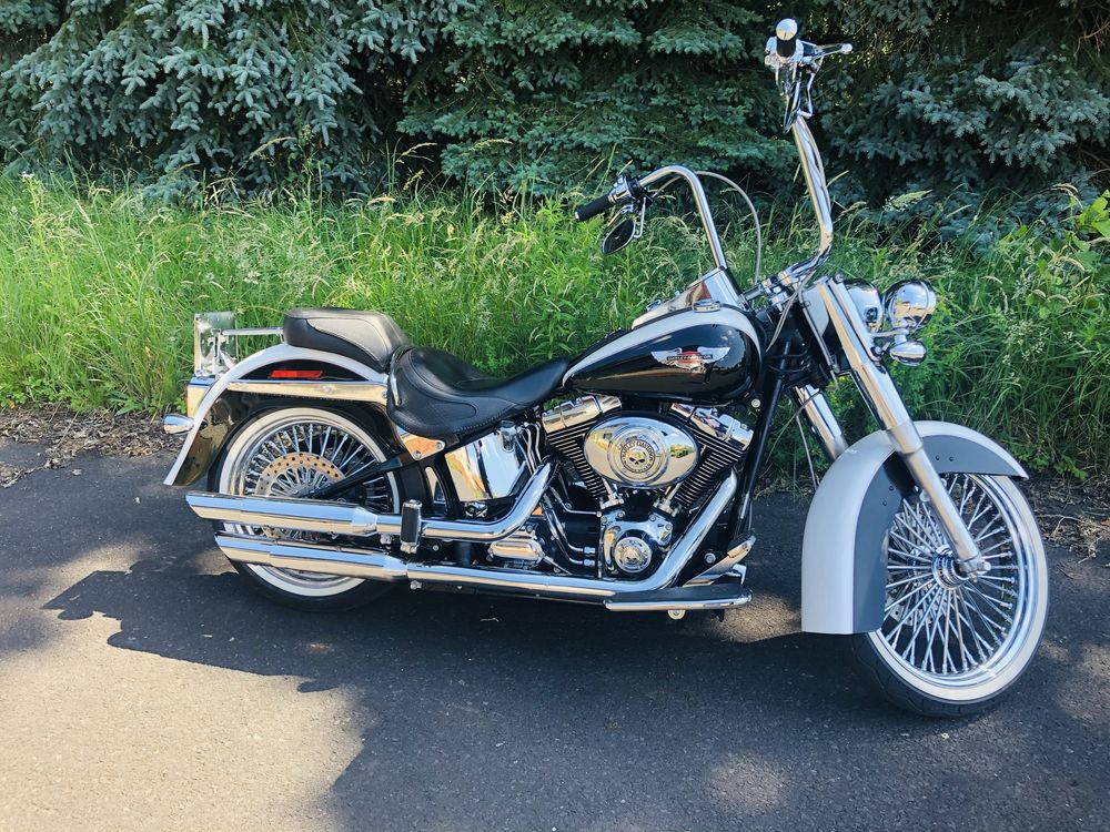 Sprzedam Harley Davidson Softail Deluxe tylko 4000 mil ! Skull - Cholo