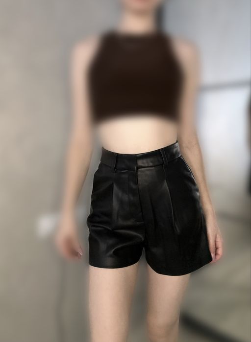 Шкіряні короткі шорти
