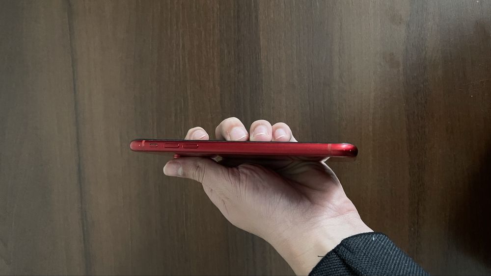 Айфон XR в идеальном состоянии!