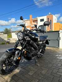 2022 Yamaha XSR 125 - preto