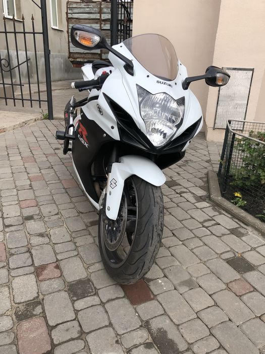 SUZUKI Gsxr600 в идеальном состоянии