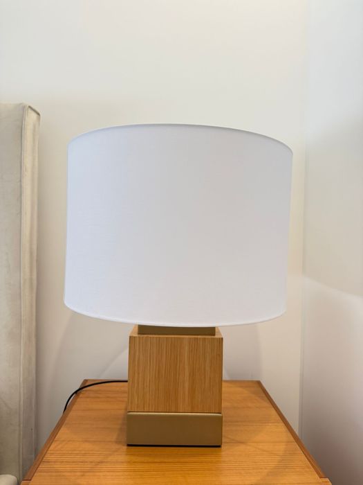 Mobília Las Kasas - 1 cómoda + 2 mesinhas de cabeceira + 2 candeeiros