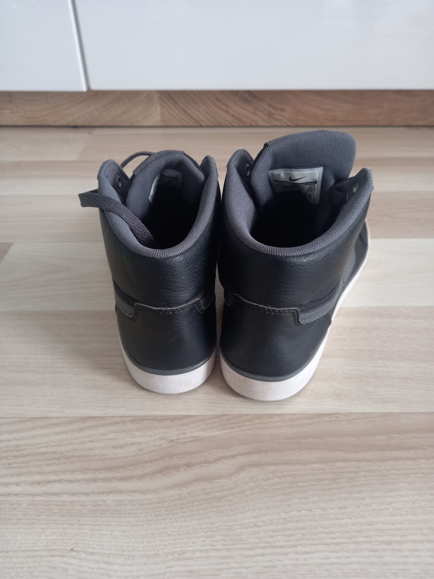 Buty sneakersy nike dla chłopca 36.5 36