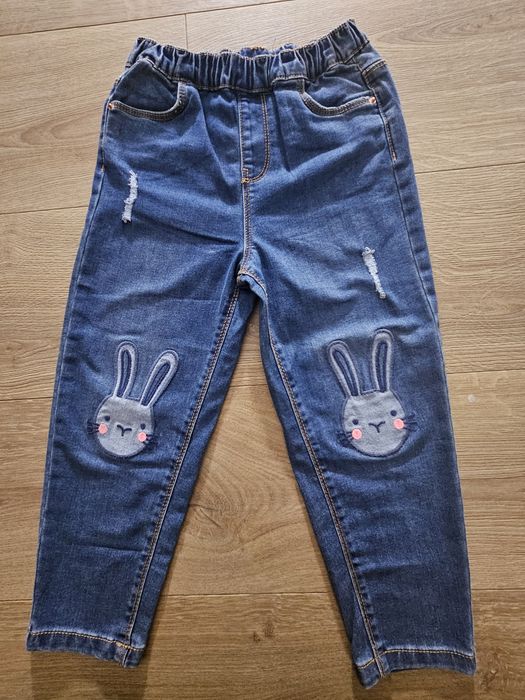 Jeansy z króliczkiem. Jak nowe.