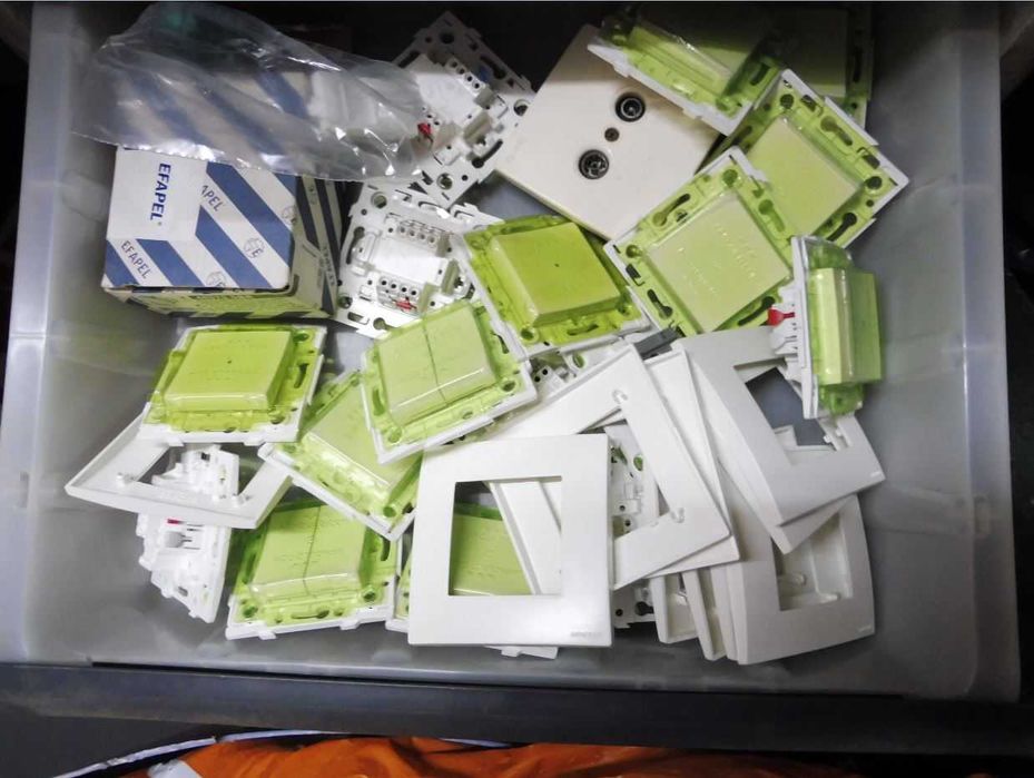 Tomadas e interruptores Arnould Espace (ou troco)