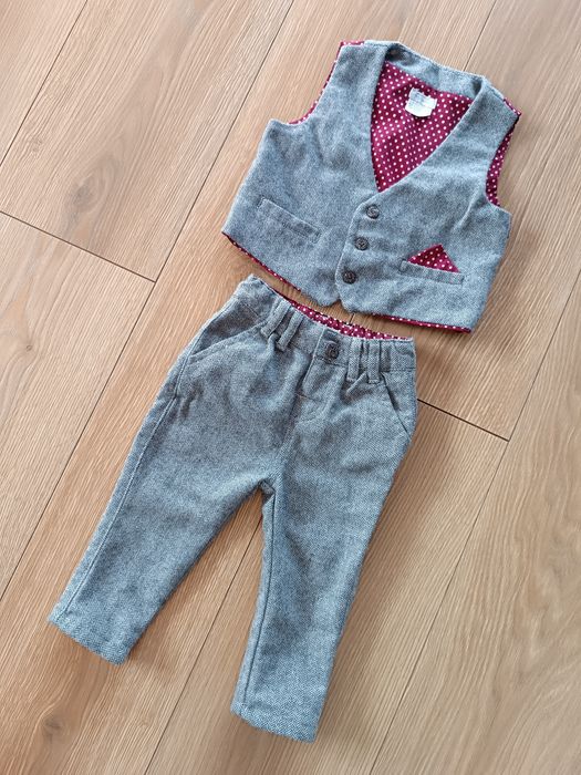 Elegancki komplecik na chrzest 74 kamizelka