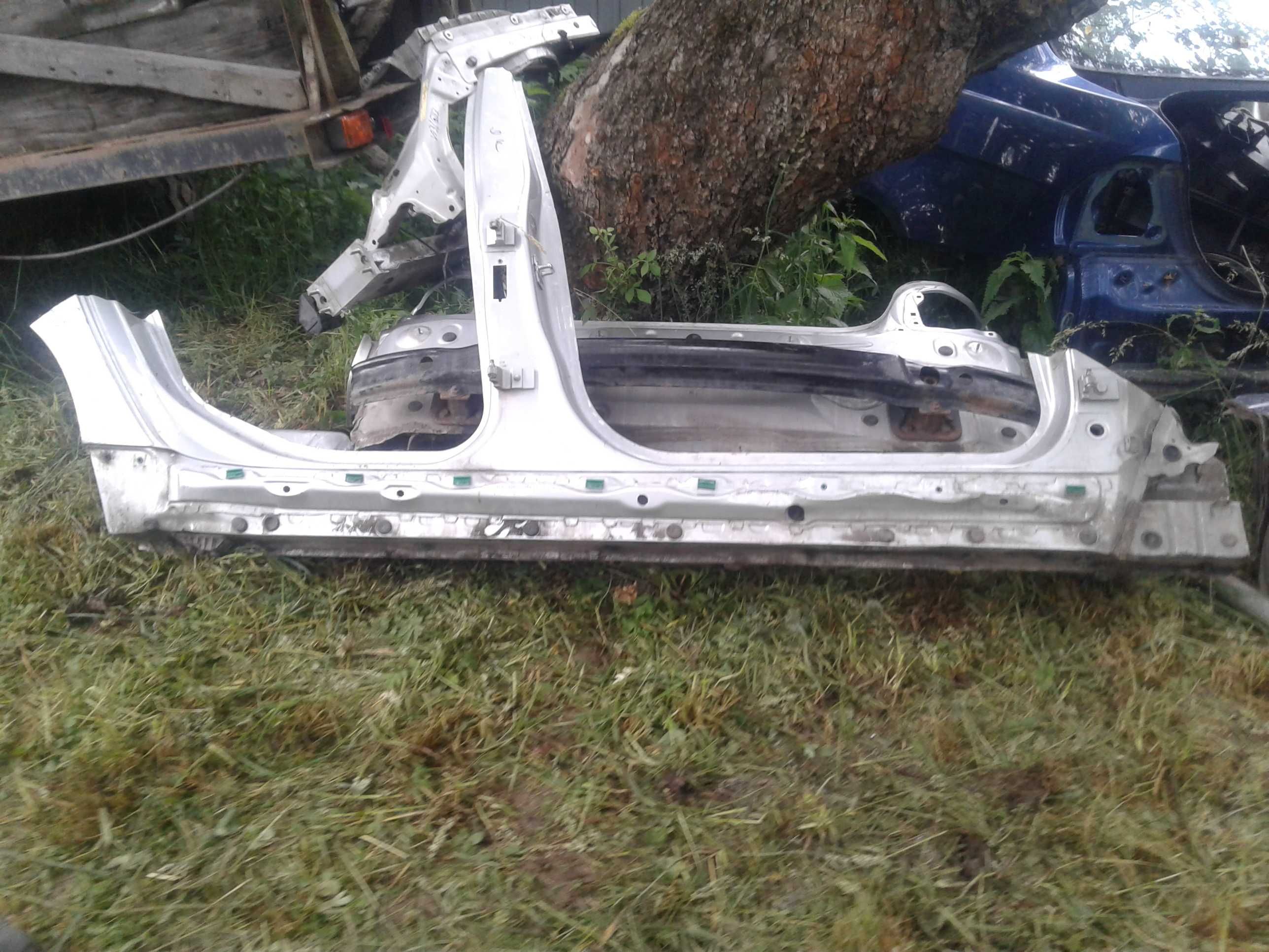 BMW 5 E60 Sedan Lew Próg Prawy Ćwiartka Dach Tytansilver Drzwi