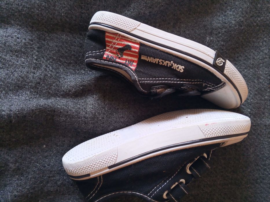 Дитяче спортивне взуття