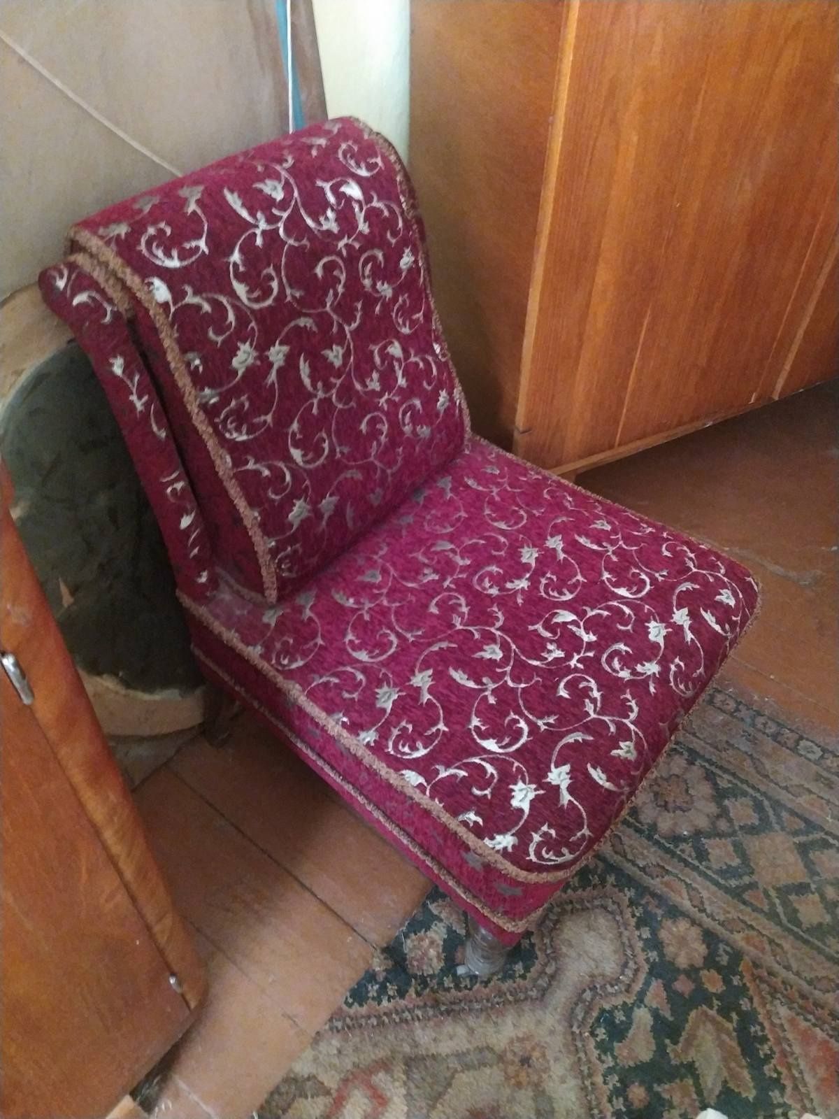 Диван і два крісла