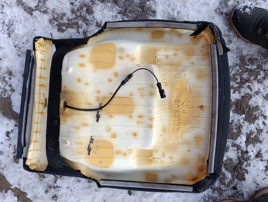 Деталі сидіння джета мк 6 2011-2018 ,є і другі запчастини