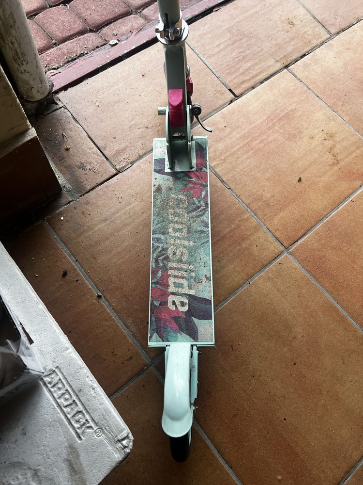 Hulajnoga coolslide wraz z kaskiem dla dziewczynek