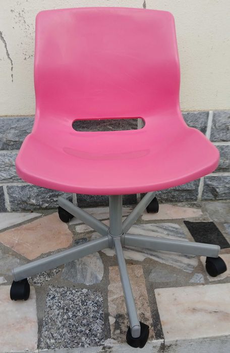Cadeira ikea snille rosa