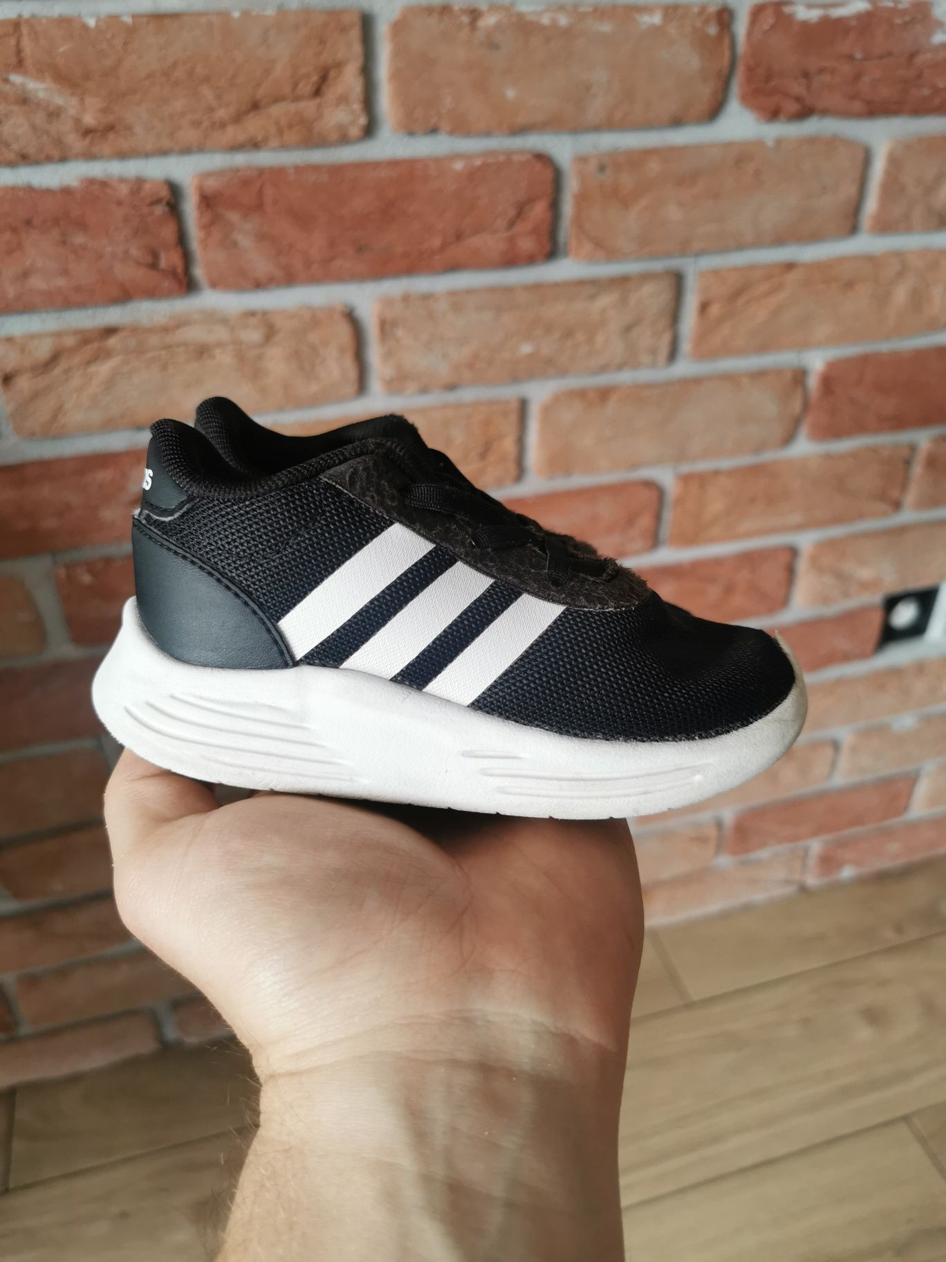 Buciki dziecięce adidas r23 okazja