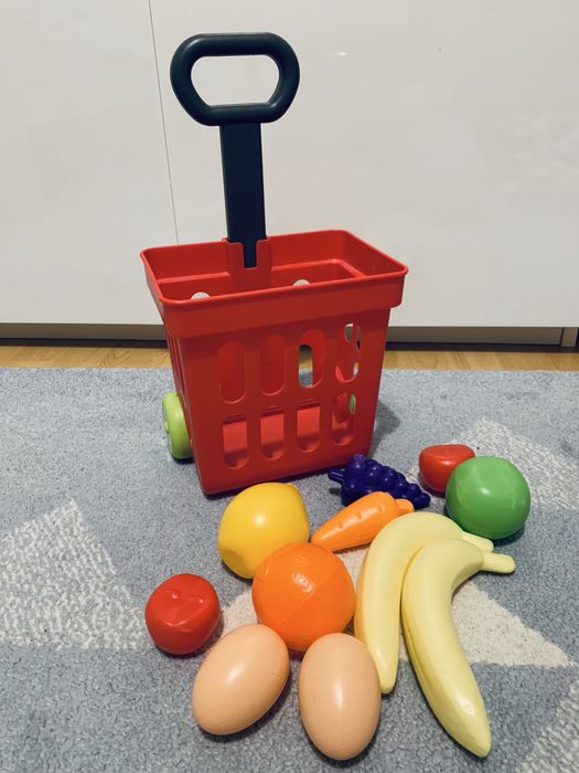 Koszyk na zakupy z plastikowymi produktami, zabawka dla dzieci