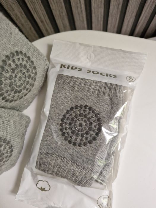 Наколінники м'які дитячі для немовлят для повзання антиковзаючі нові