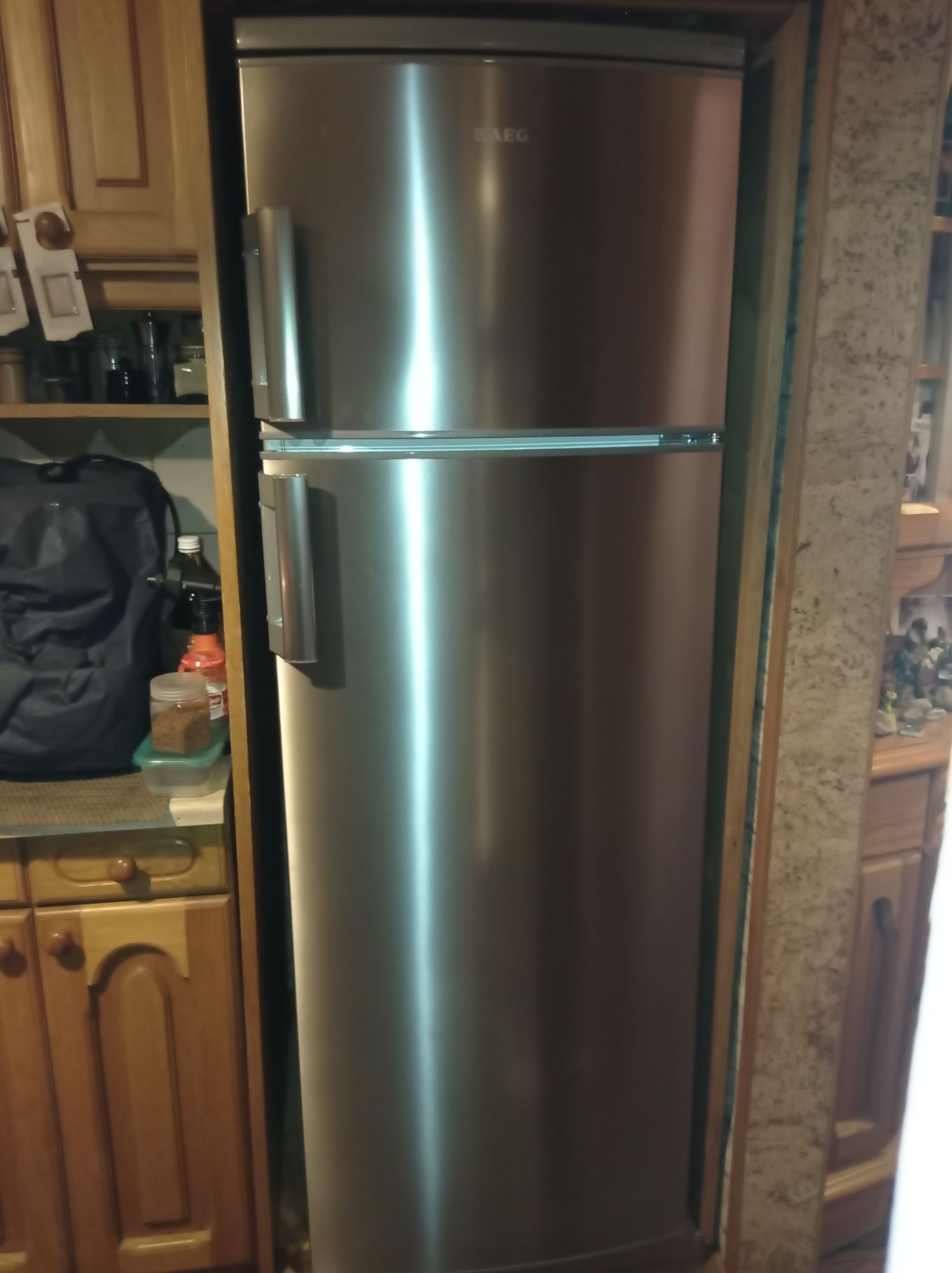 Sprzedam używaną i sprawną Lodówkę AEG model CT 280,kolor Inox/srebrny