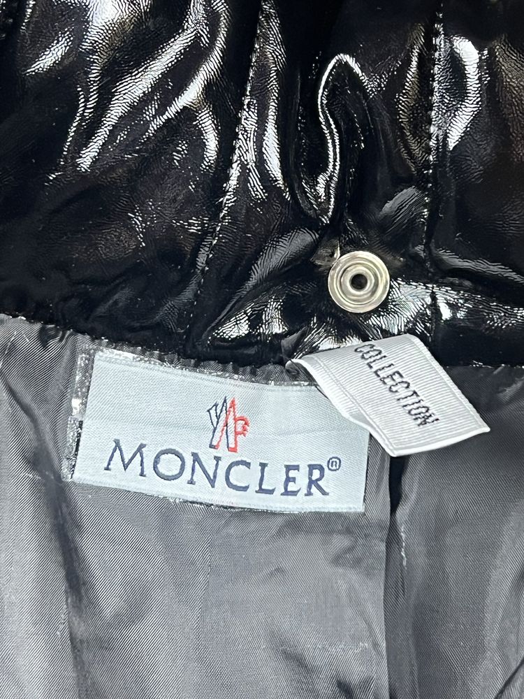 Куртка Moncler  S-M розмір