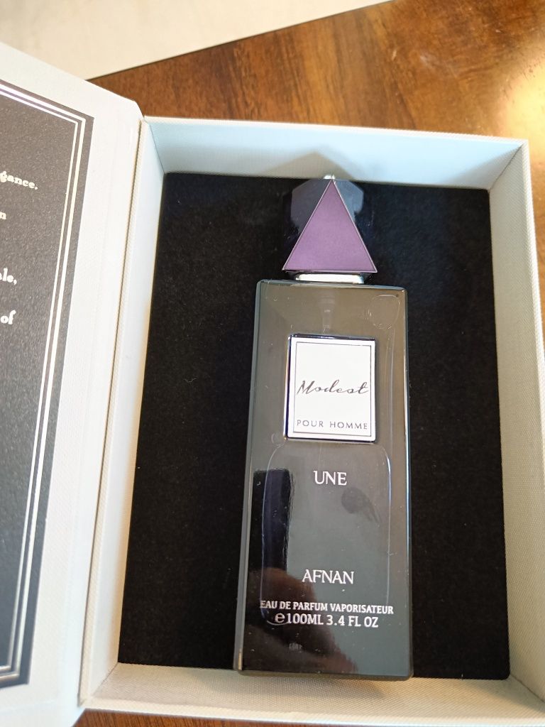 Perfumy Afnan Modest Une
Modest Une Pour Homme
Modest Une Pour Homme